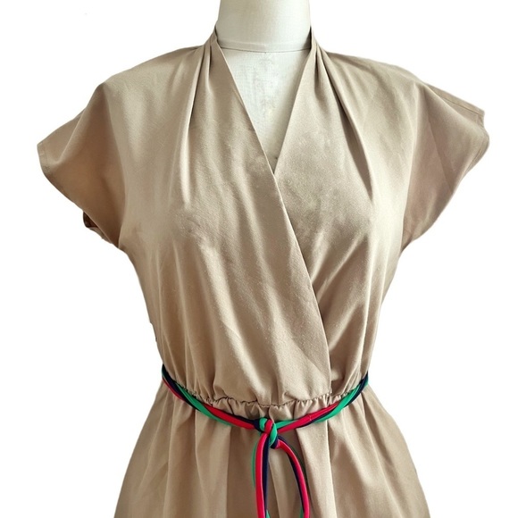 🚫SOLD🚫 Vintage 1970s Khaki Utility Midi Dress with rainbow belt and pockets - Picture 5 of 10